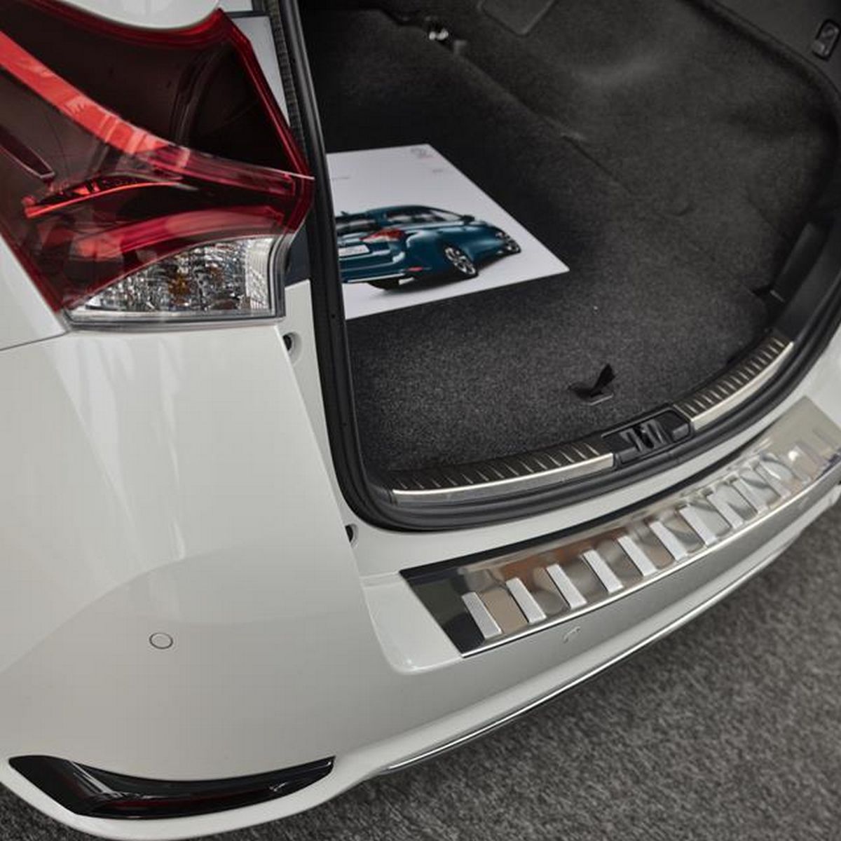Profilowana nakładka na zderzak, Toyota Auris II, 2015
